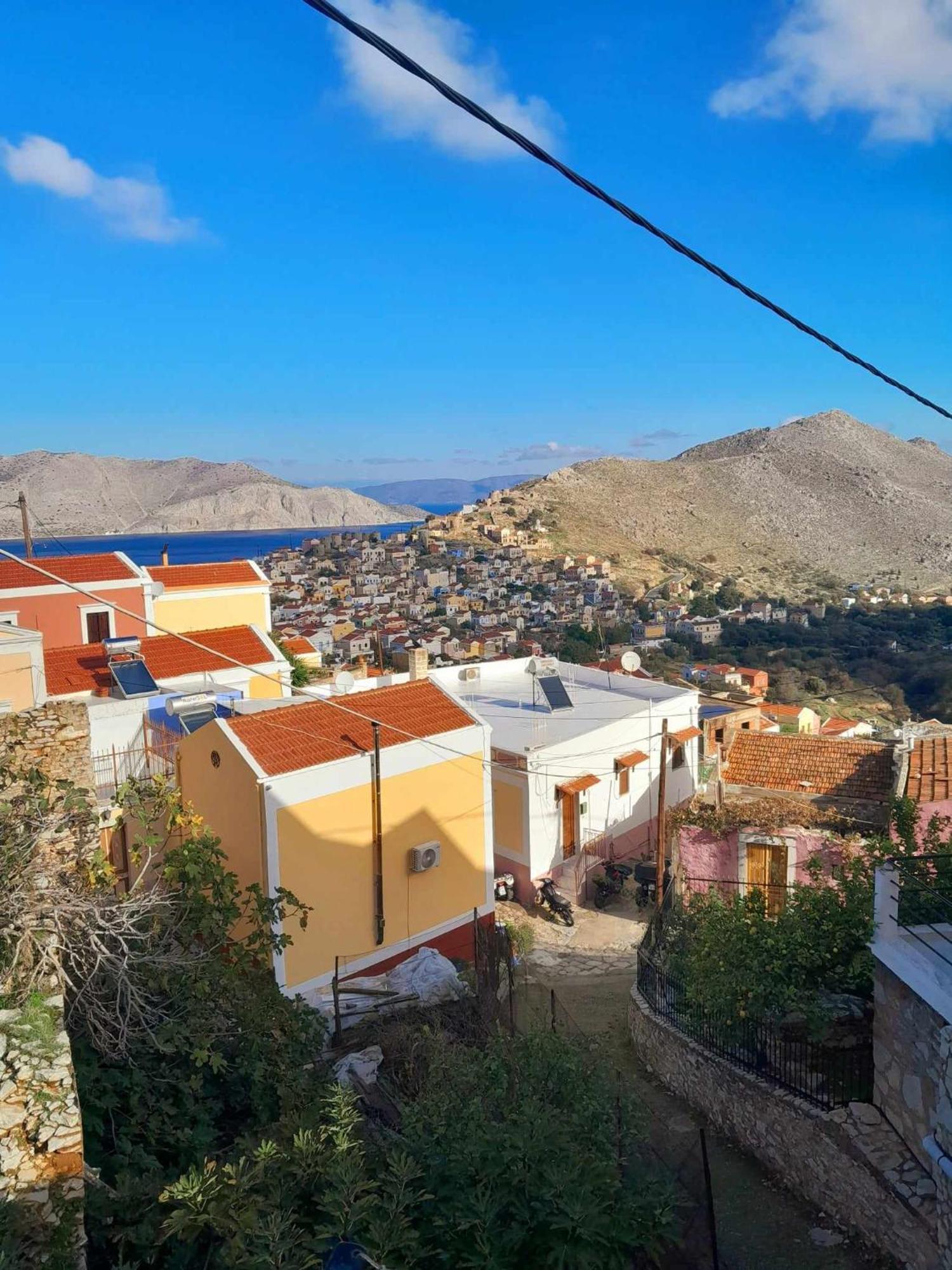 "Petrina" Sevasti Symi Studios Exterior foto